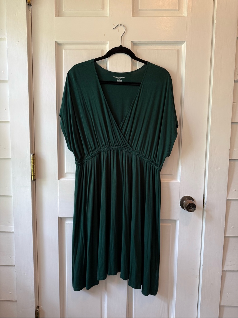 Women's green V-neck short sleeve knee length knit dress - XL